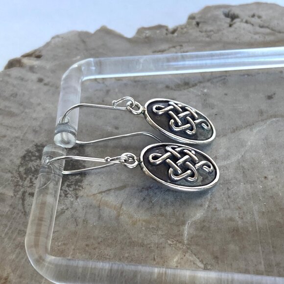 Sterling Silver 925 Signed L.M. Oval Oxidized Celtic Knot Dangle Drop Earrings - Picture 4 of 16